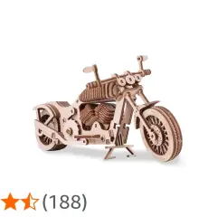 Drewniany puzzle motocykl, szczegółowy model z widocznym silnikiem i kołami, gotowy do złożenia.