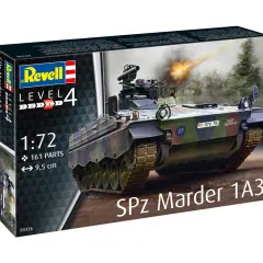 Model bojowego pojazdu opancerzonego SPz Marder 1A3 w skali 1:72, gotowy do akcji z płonącym pociskiem.