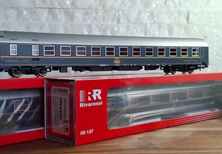 Model **przemyślanin wagony** Compagnia Internazionale Carrozza Letti, w skali H0 1:87.