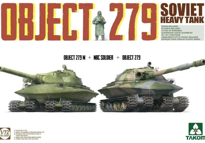 Dwa modele czołgu Object 279, jeden zielony z numerem 120, drugi w kamuflażu, obok żołnierza w kombinezonie NBC.