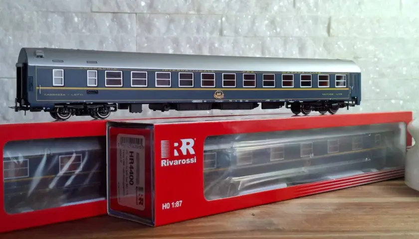 Model **przemyślanin wagony** Compagnia Internazionale Carrozza Letti, w skali H0 1:87.