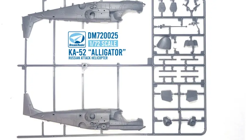 Model helikoptera szturmowego Kamov Ka-52 "Aligator" w skali 1:72 na ramkach.