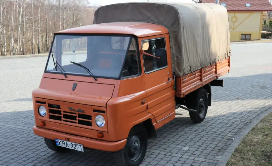 Żuk z plandeką na makiecie H0 - jak go zbudować?