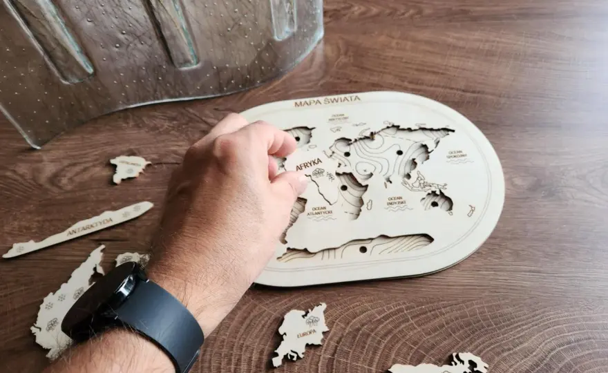 Puzzle z kontynentami - jak wybrać mapę dla dziecka?