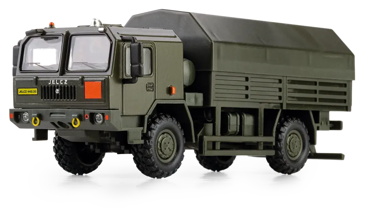 Model ciężarówki Jelcz 442.32 4x4 w kolorze zielonym, widok z przodu i z boku.
