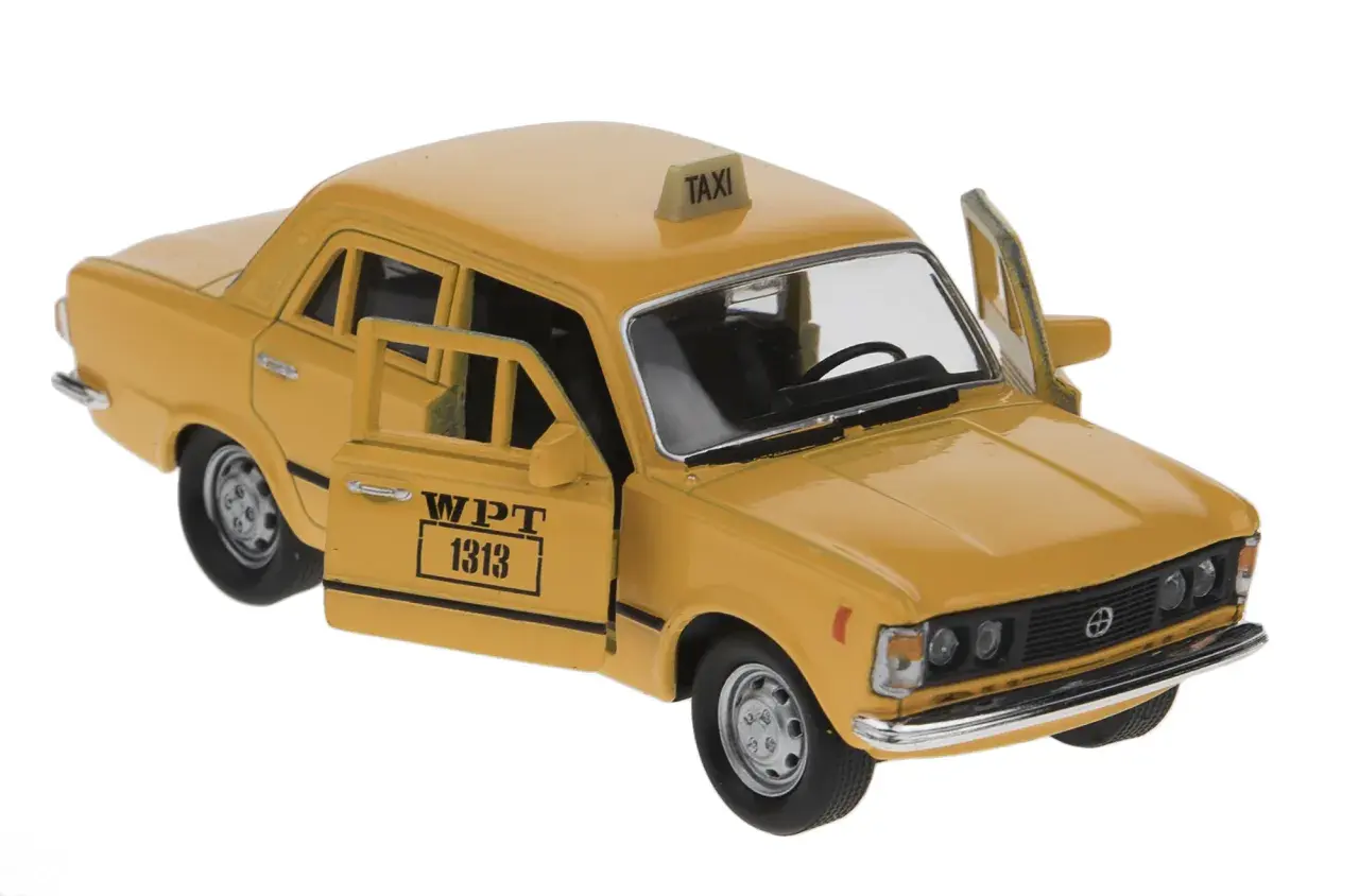 Żółty fiat 125p taxi z otwartymi drzwiami i tabliczką "TAXI" na dachu.