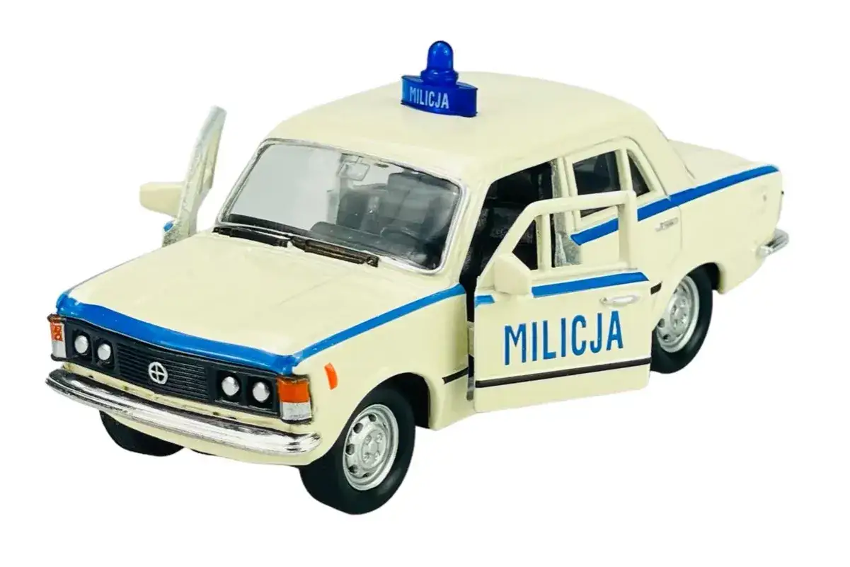 Model samochodu fiat 125p milicja, z otwartymi drzwiami i niebieskim kogutem na dachu.