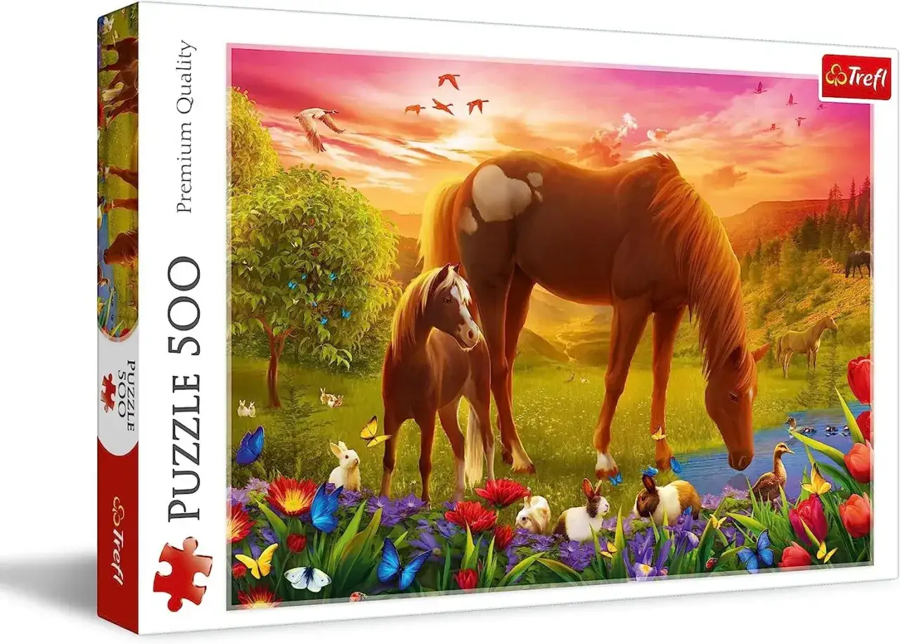 Piękne puzzle z koniem i źrebięciem na łące pełnej kwiat&oacute;w, motyli i kr&oacute;liczk&oacute;w. Zach&oacute;d słońca dodaje magii.